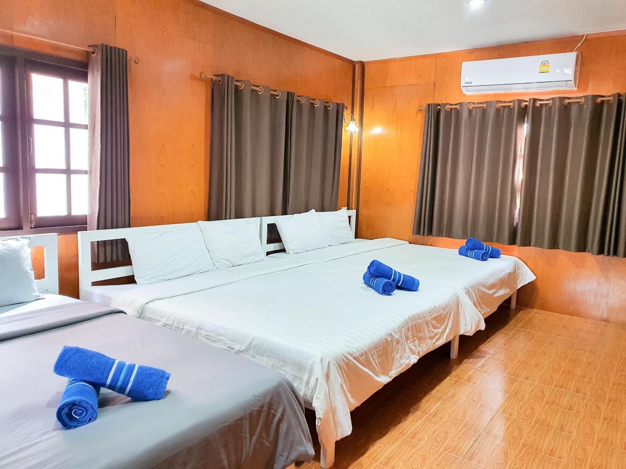 Benjaporn Bungalow Ko Si Chang Room photo