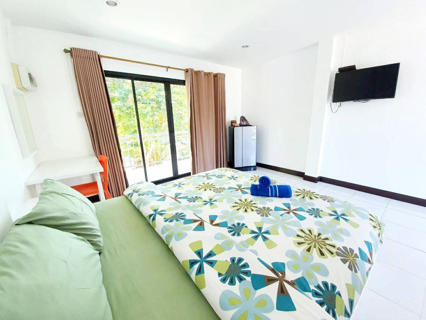 Benjaporn Bungalow Ko Si Chang Room photo